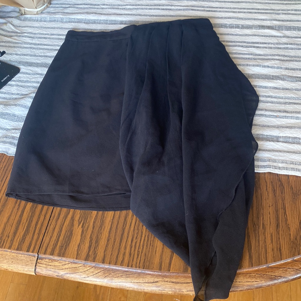 Alice + Olivia Black Mini Skirt Size 2